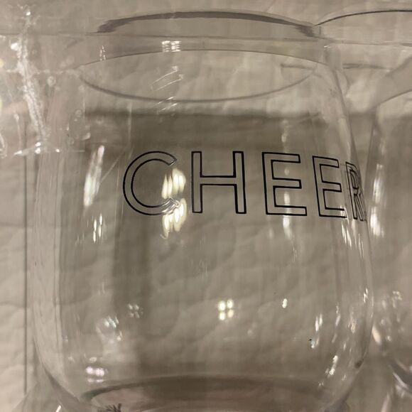 Set of four plastic clear with graphics wine glasses - Picture 6 of 6